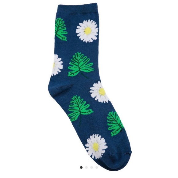 Women’s 2 Pair Sock Bundle OS 1 each w/ pink pansies and Navy with White Daisies - Picture 3 of 5